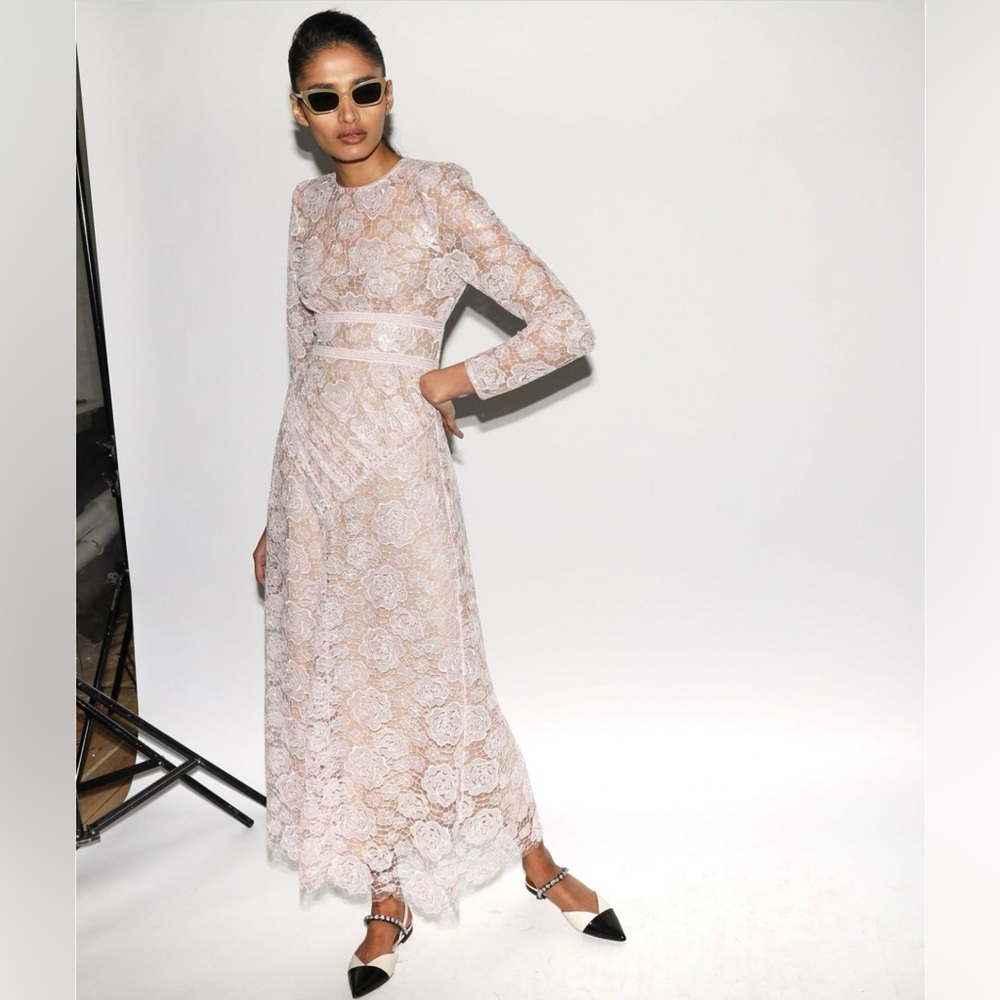 SELF-PORTRAIT
Rose Lace Maxi Dress